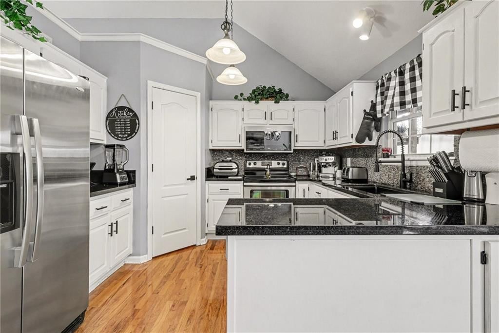709 Derby Street — photo 12