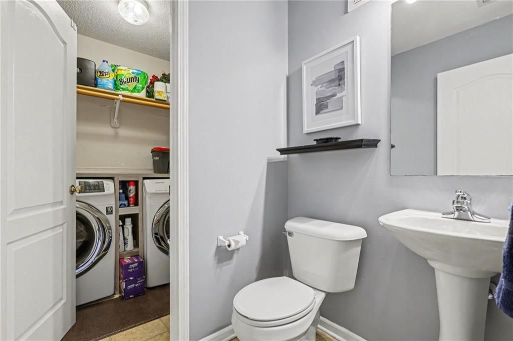 709 Derby Street — photo 25