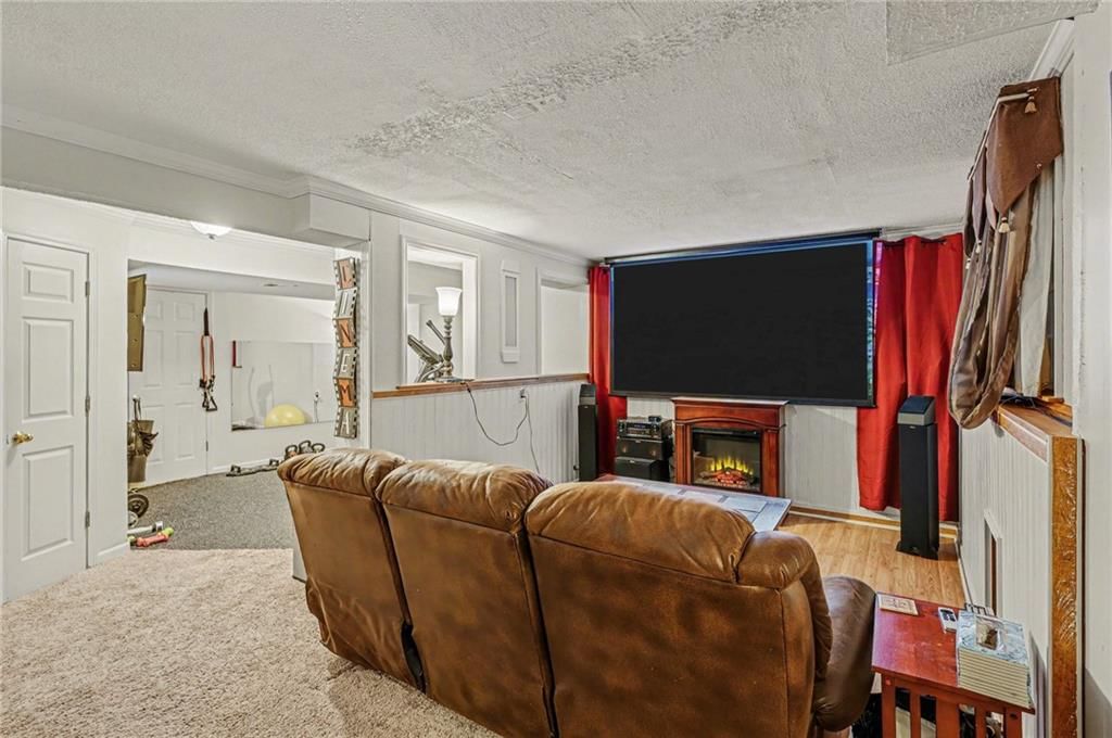709 Derby Street — photo 27