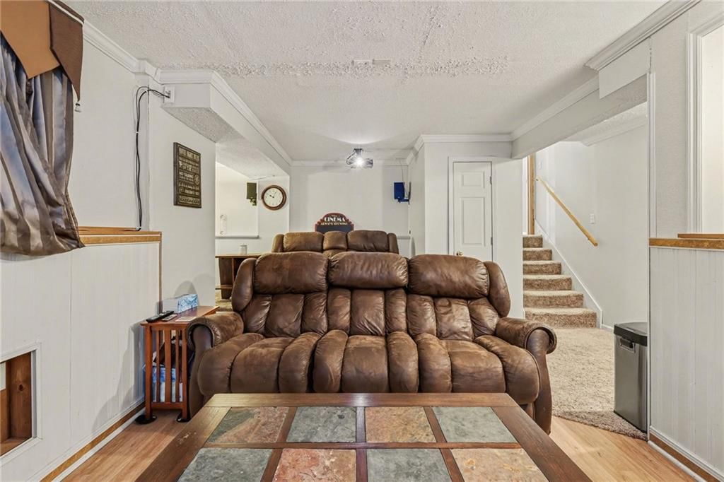 709 Derby Street — photo 28