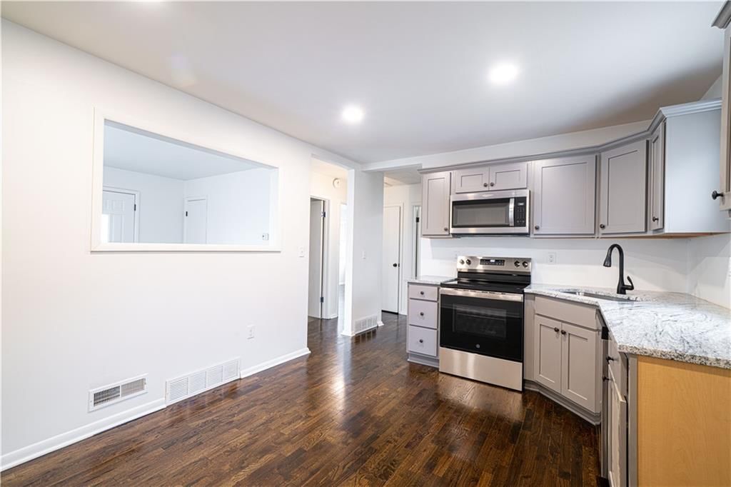 3310 S 30th Street — photo 7