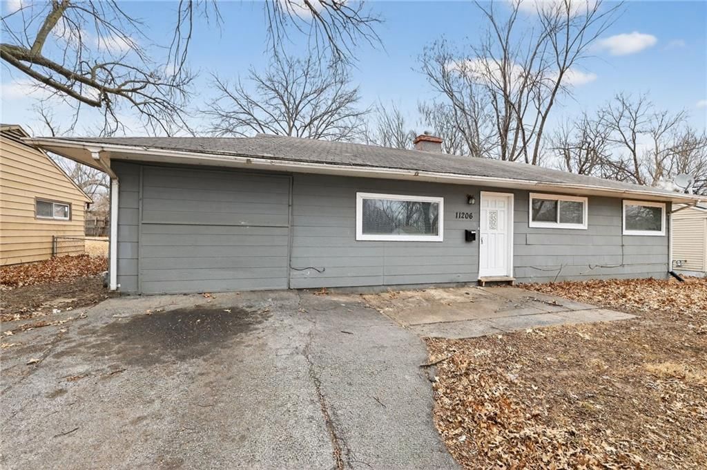 11206 CORRINGTON Avenue — photo 2