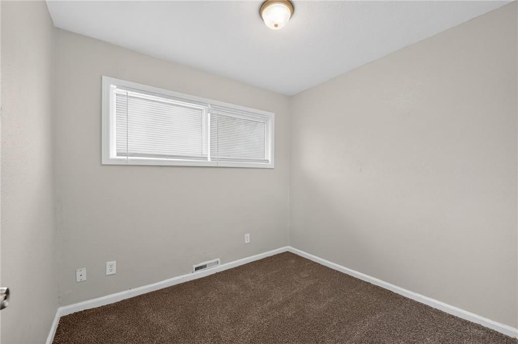11206 CORRINGTON Avenue — photo 4