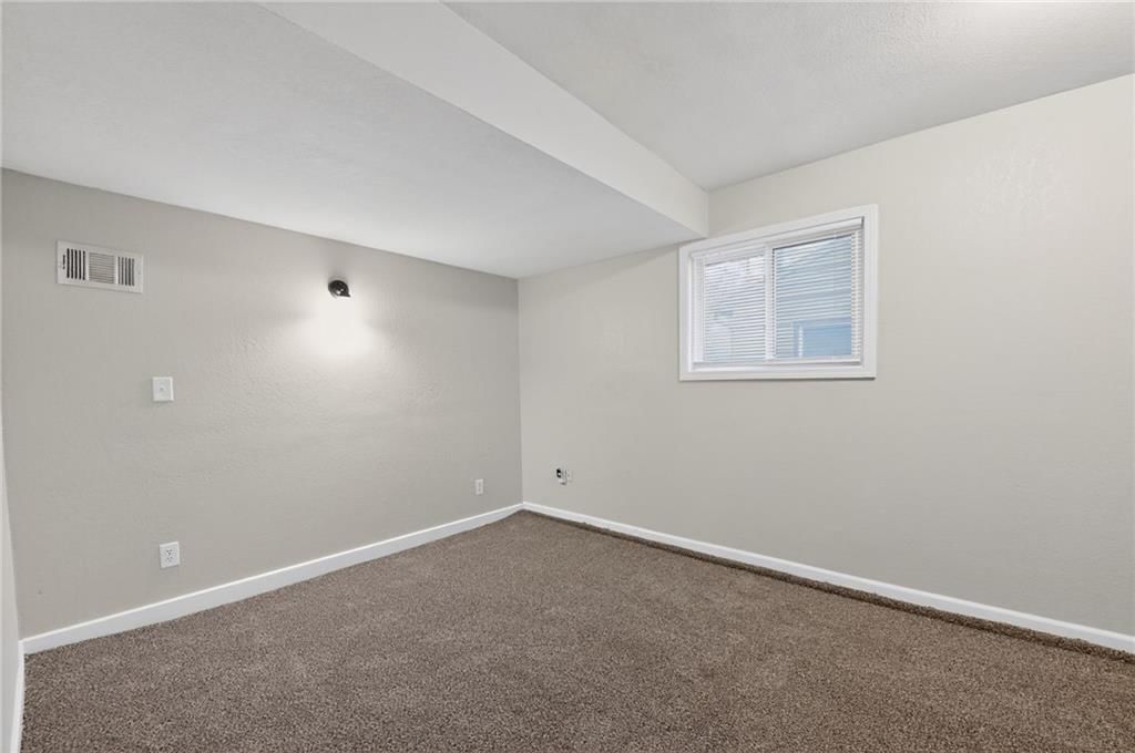 11206 CORRINGTON Avenue — photo 5