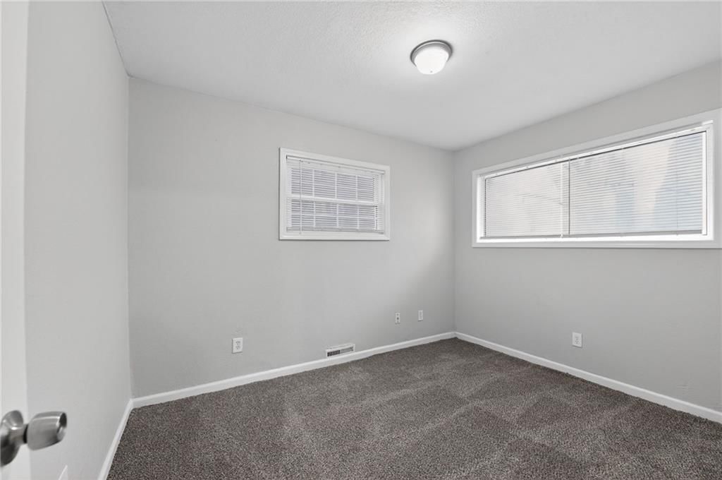 11206 CORRINGTON Avenue — photo 6