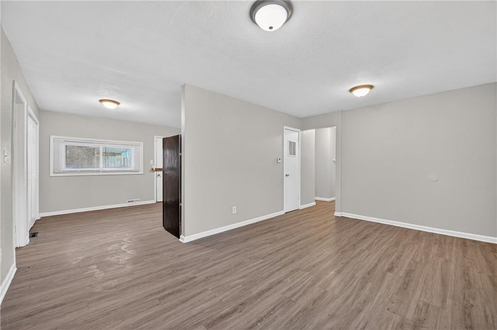 11206 CORRINGTON Avenue — photo 10