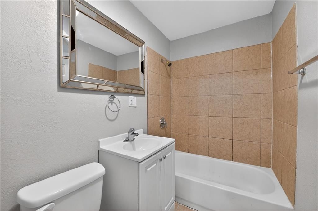 11206 CORRINGTON Avenue — photo 25