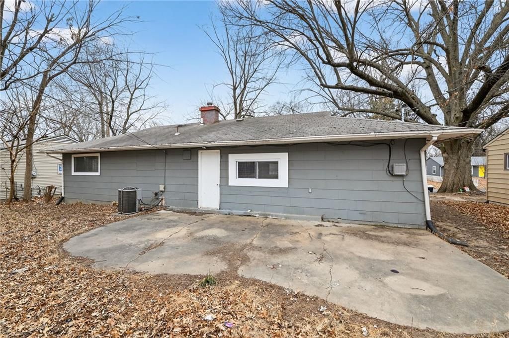 11206 CORRINGTON Avenue — photo 27