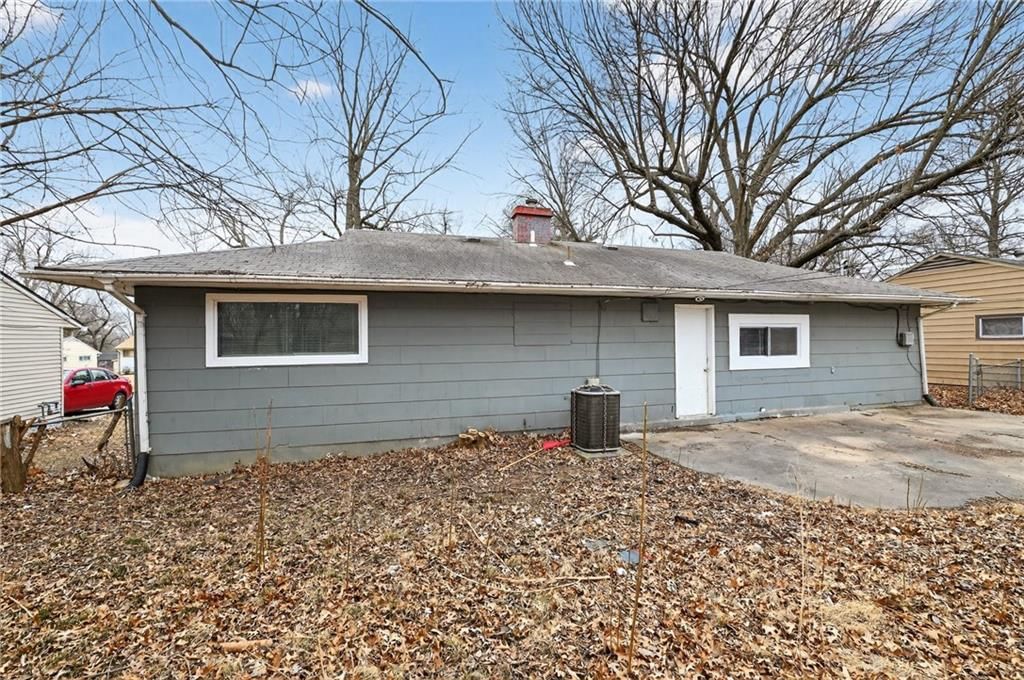 11206 CORRINGTON Avenue — photo 29