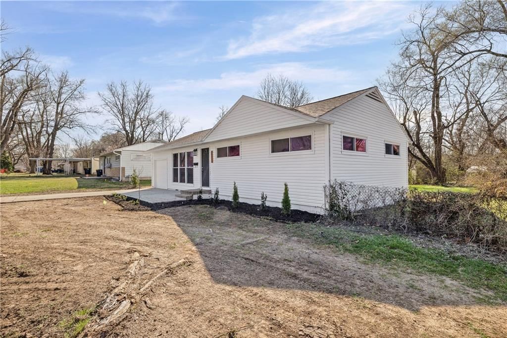 10712 Blue Ridge Boulevard — photo 2