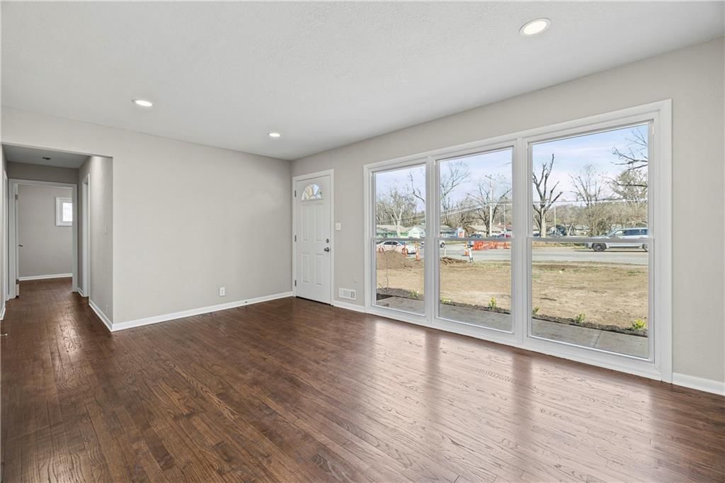 10712 Blue Ridge Boulevard — photo 4