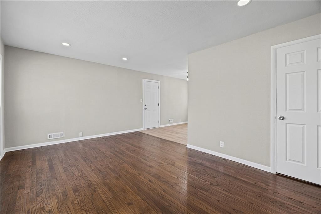 10712 Blue Ridge Boulevard — photo 5