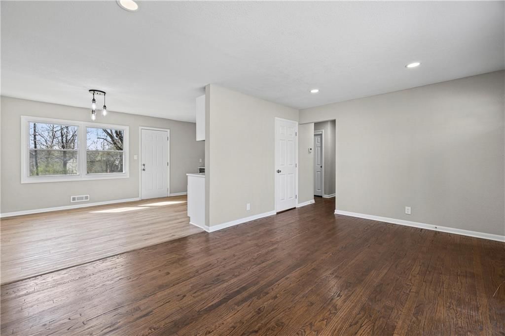 10712 Blue Ridge Boulevard — photo 6