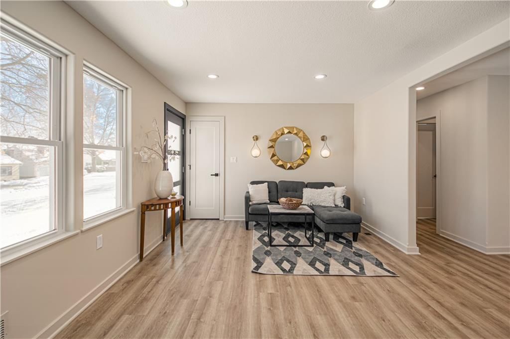 5520 Granada Lane — photo 7