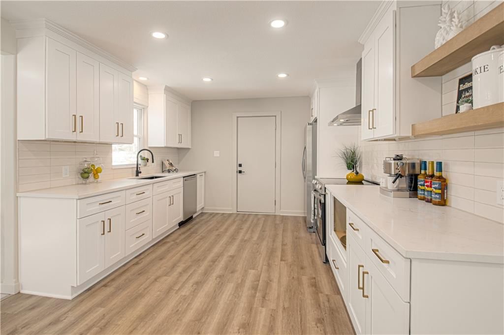 5520 Granada Lane — photo 10