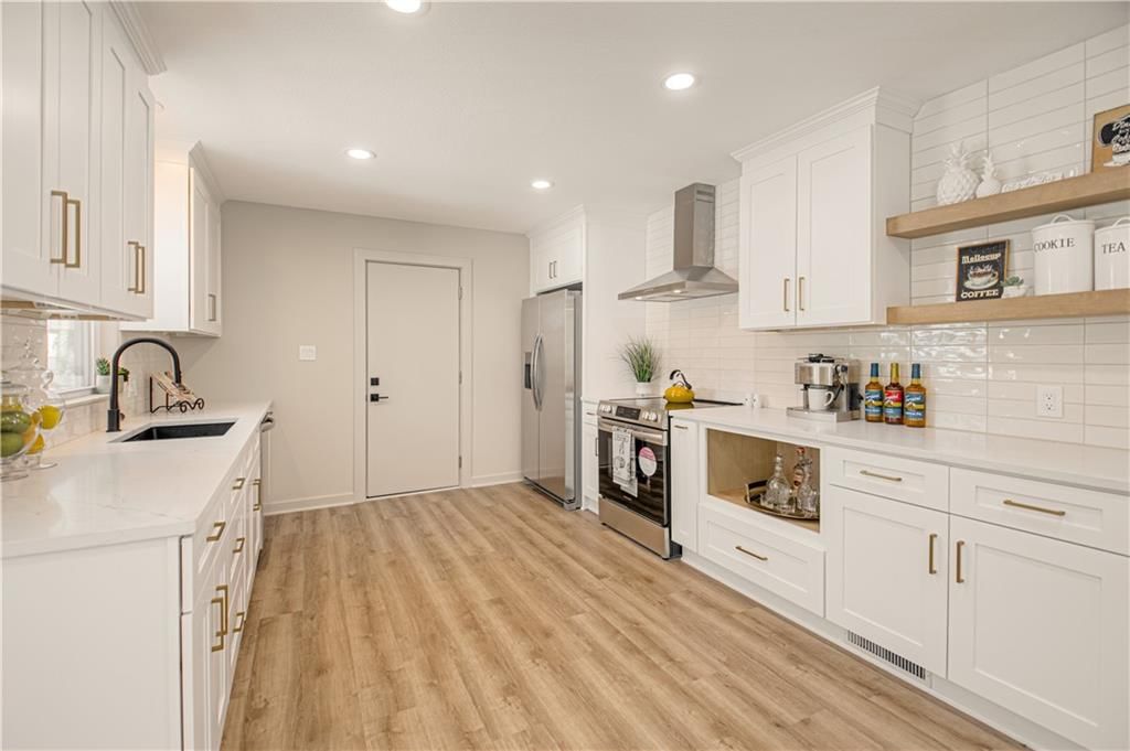 5520 Granada Lane — photo 11