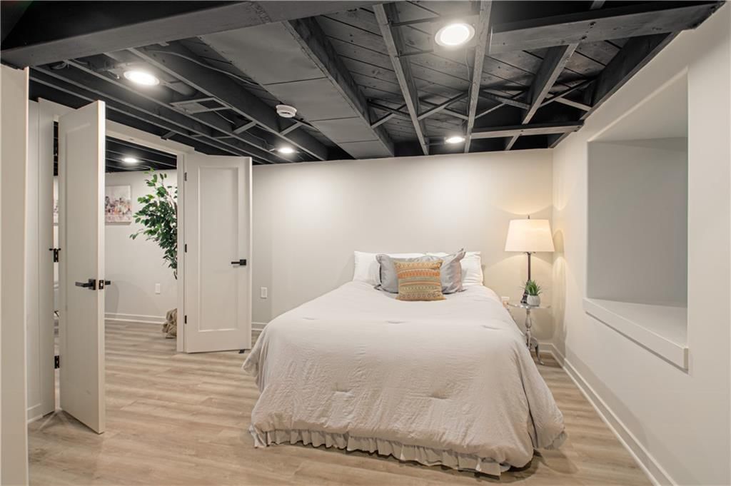 5520 Granada Lane — photo 32
