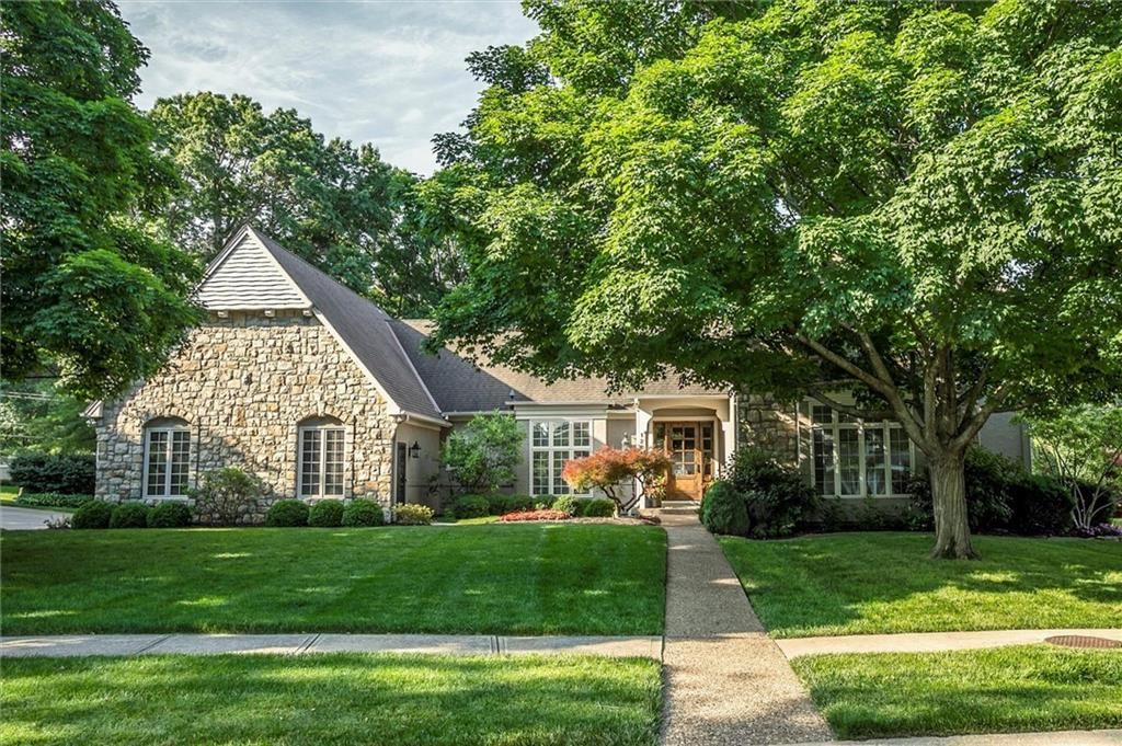12610 Granada Road, Leawood, KS