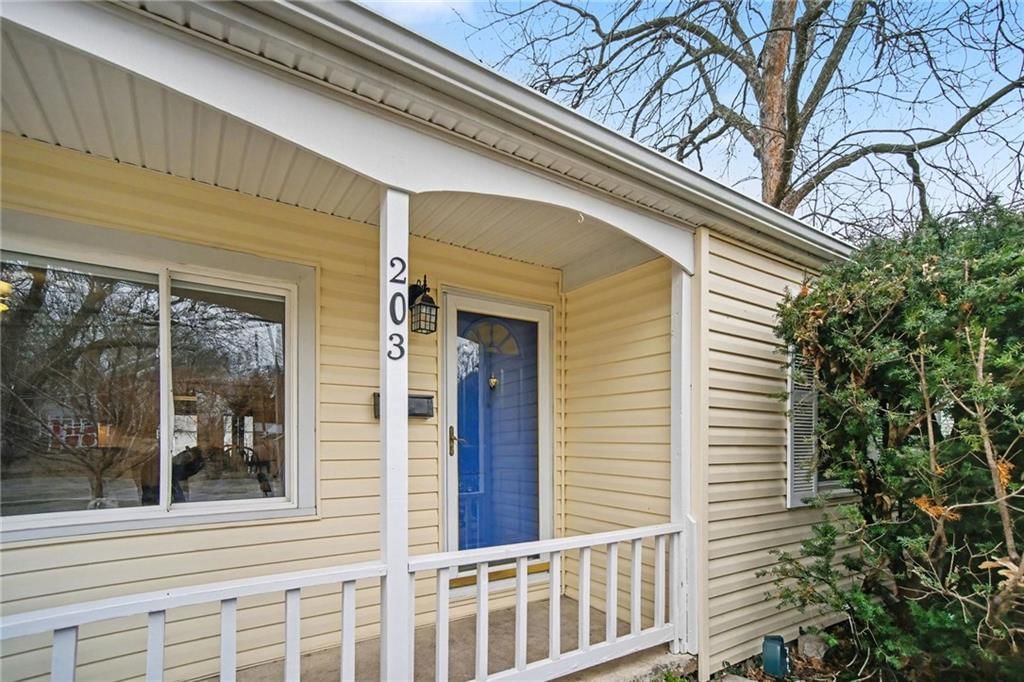 203 NE Green Street — photo 3