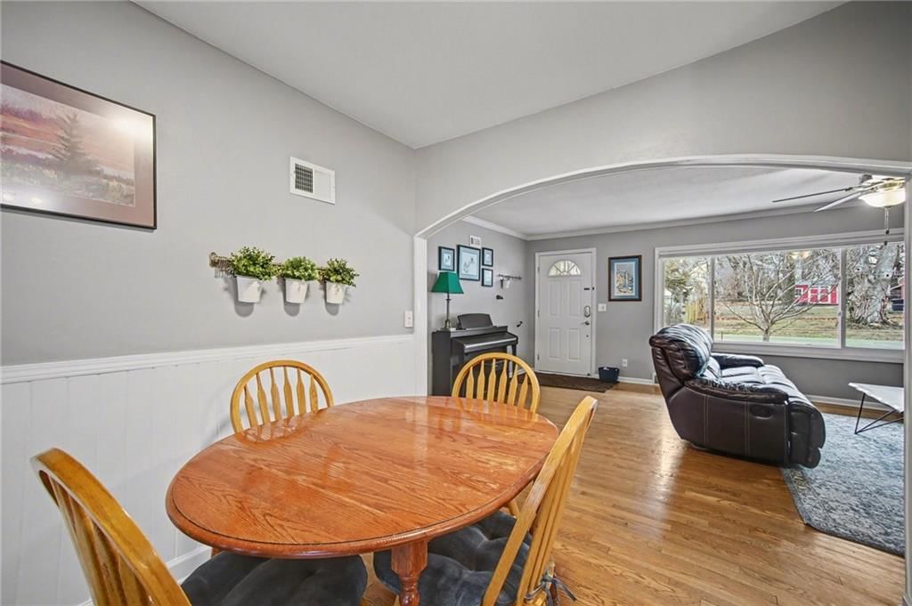 203 NE Green Street — photo 7