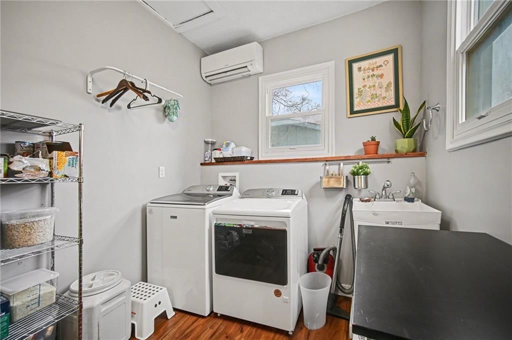 203 NE Green Street — photo 12