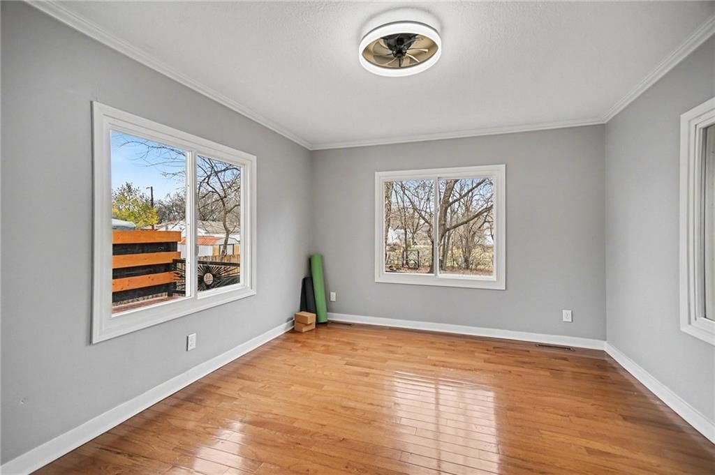 203 NE Green Street — photo 13