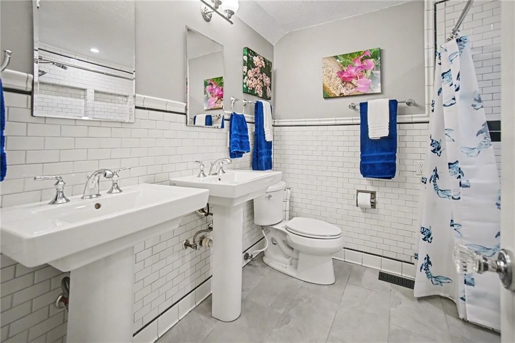 203 NE Green Street — photo 17
