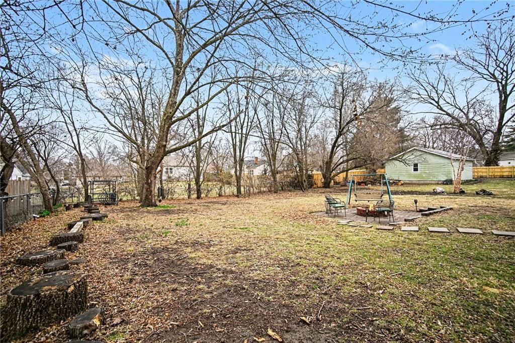 203 NE Green Street — photo 24