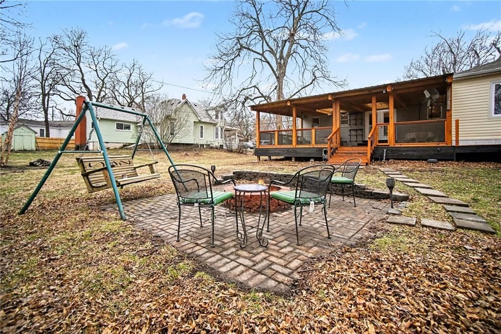 203 NE Green Street — photo 25