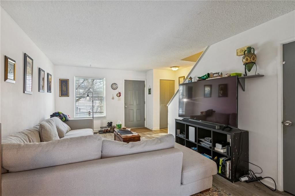 8715 Sycamore Avenue — photo 6