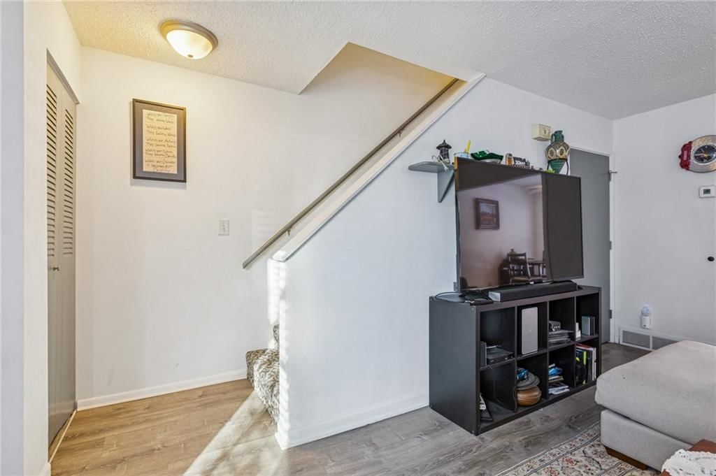 8715 Sycamore Avenue — photo 8