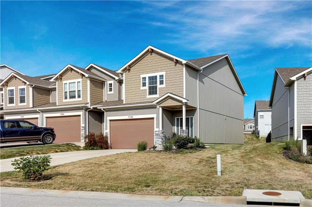 7332 Aaron Street, Parkville, MO