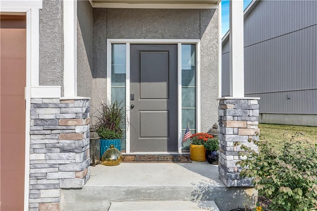 7332 Aaron Street — photo 2