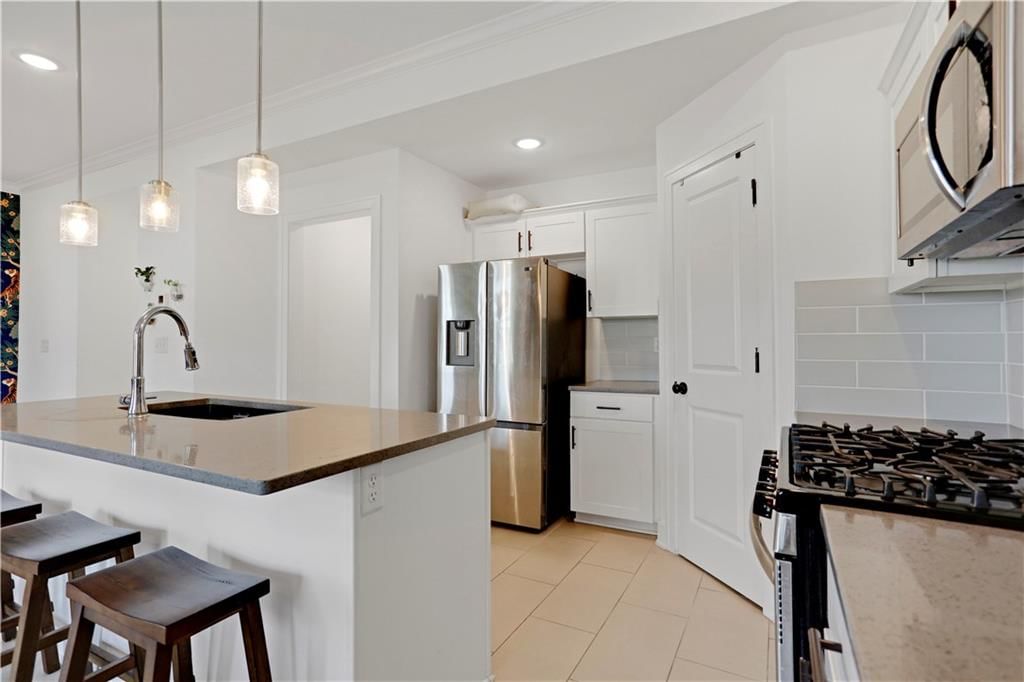 7332 Aaron Street — photo 3