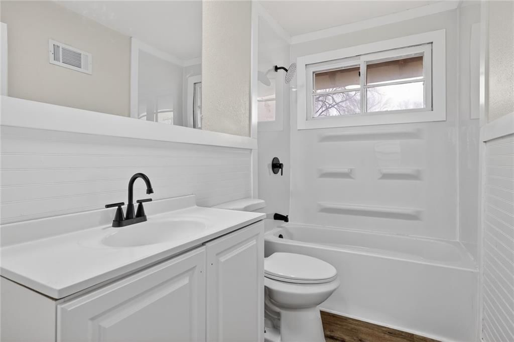421 Limit Street — photo 12