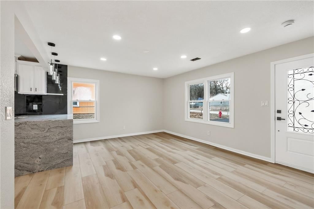 1530 N 61st Terrace — photo 8