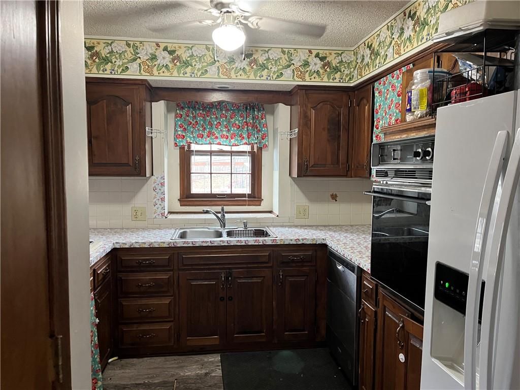11907 W 49 Place — photo 3