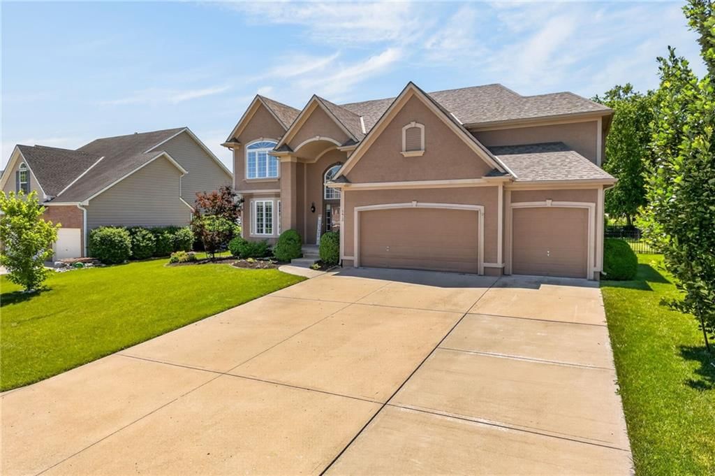2413 SW Kenwill Drive — photo 3