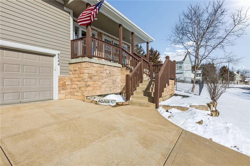 8544 Primrose Street — photo 3