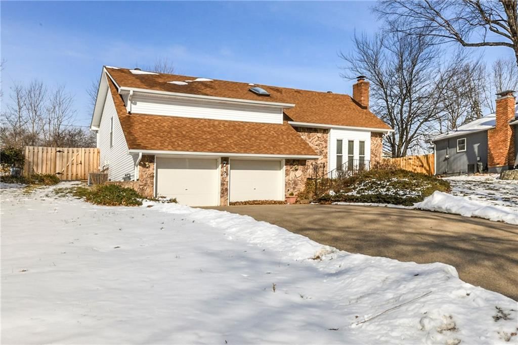 713 Englewood Street, Lansing, KS