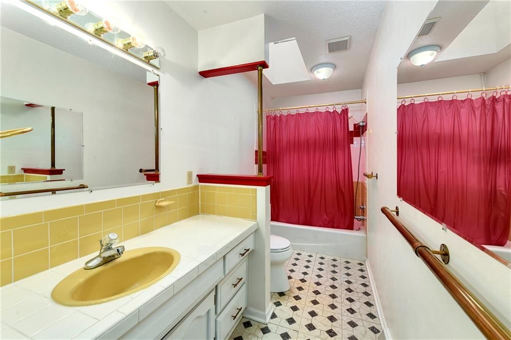 713 Englewood Street — photo 16