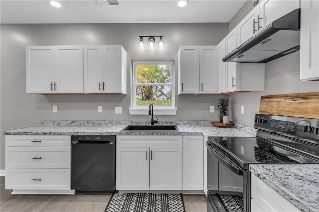 W 1/2 Lot 1 Railroad Addition Street — photo 10
