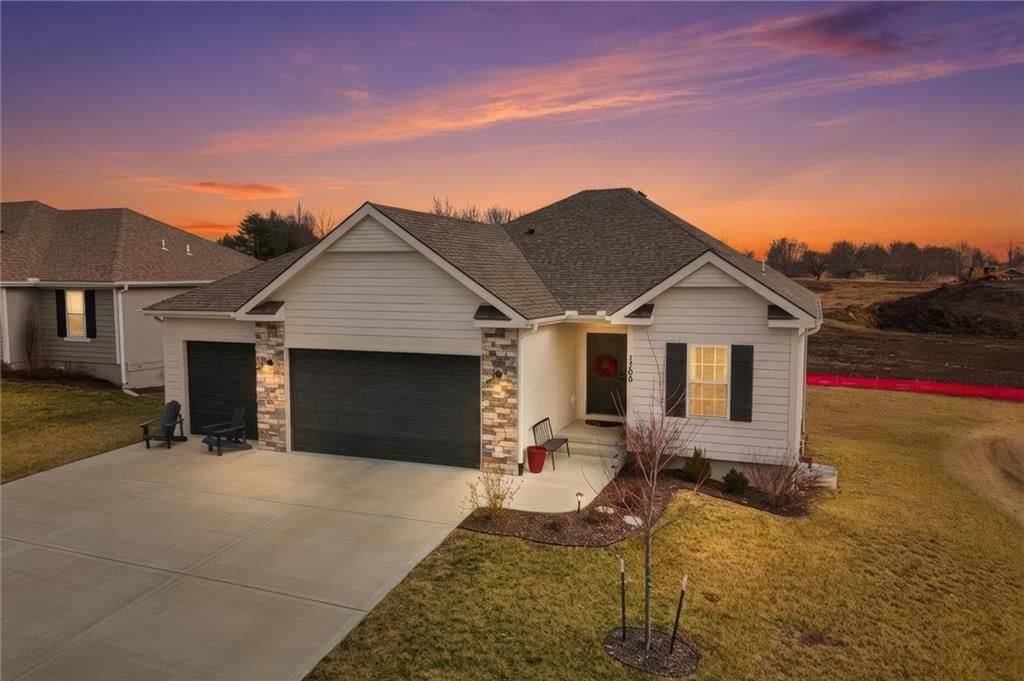 1709 COTTONWOOD CREEK Avenue — photo 2