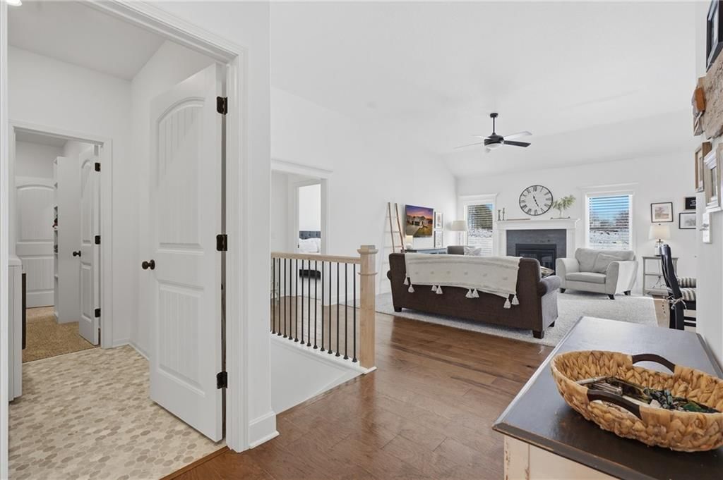 1709 COTTONWOOD CREEK Avenue — photo 3