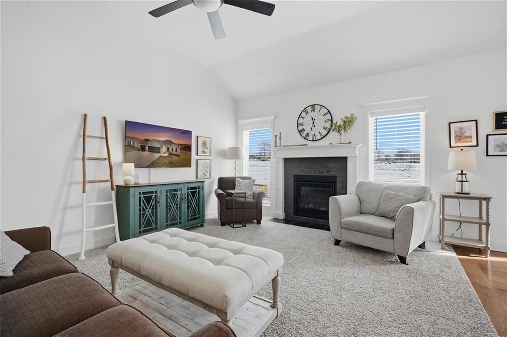 1709 COTTONWOOD CREEK Avenue — photo 4