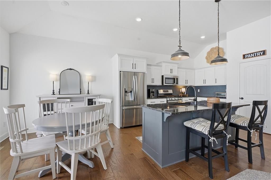 1709 COTTONWOOD CREEK Avenue — photo 11