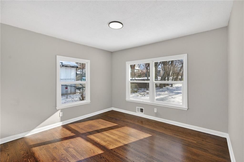611 W 23rd Street — photo 16