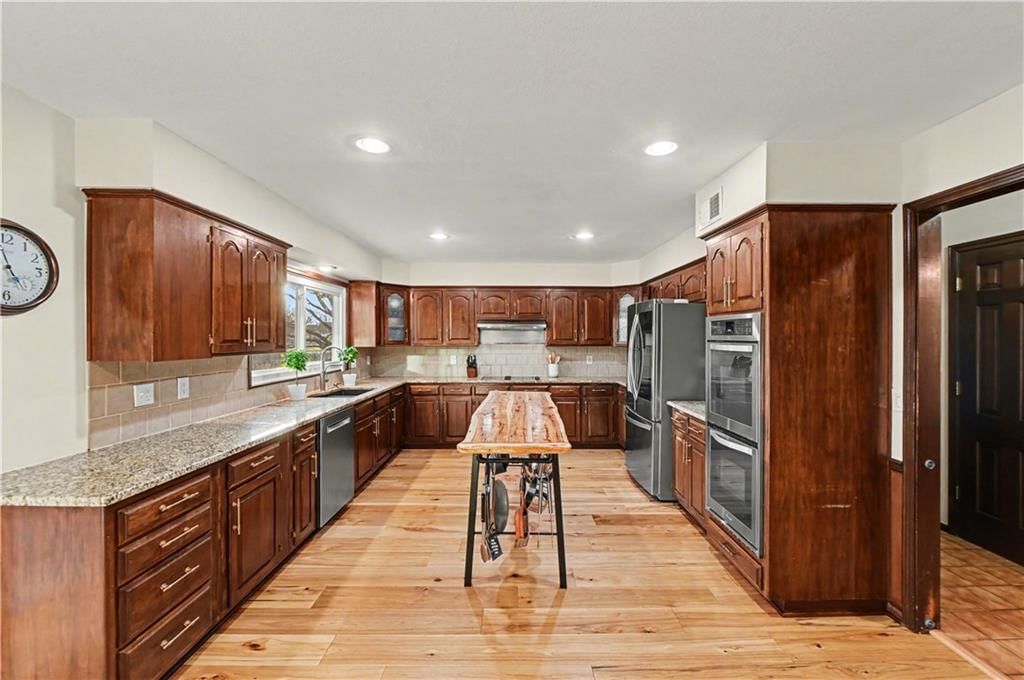 204 NW Golfview Drive — photo 12