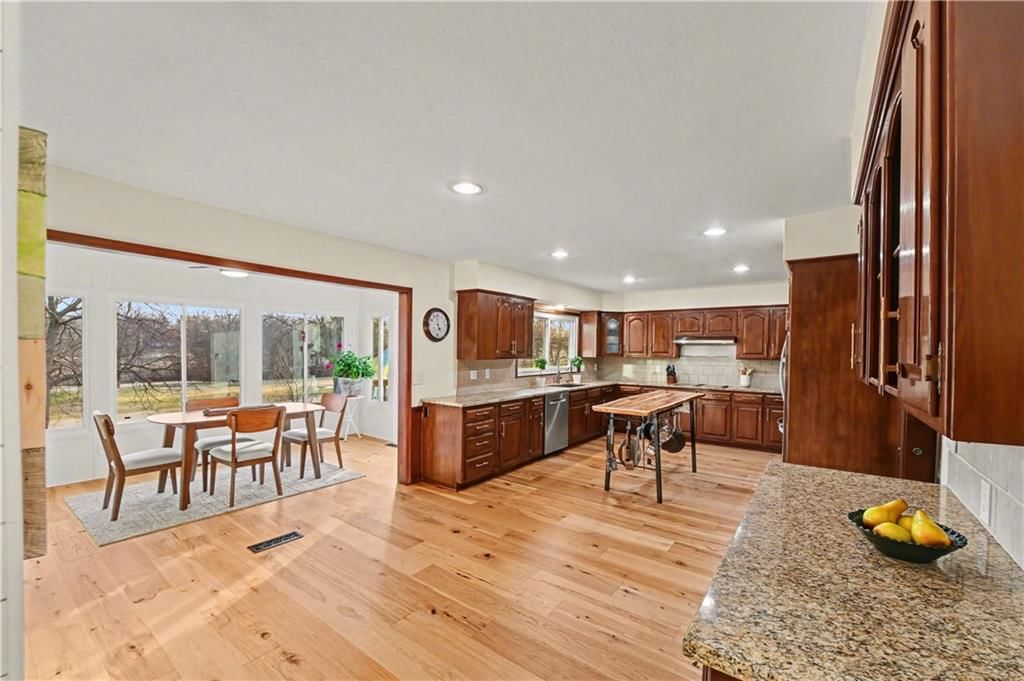 204 NW Golfview Drive — photo 13