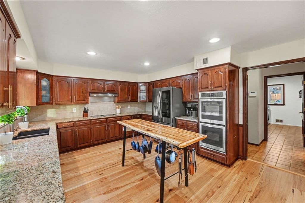 204 NW Golfview Drive — photo 15